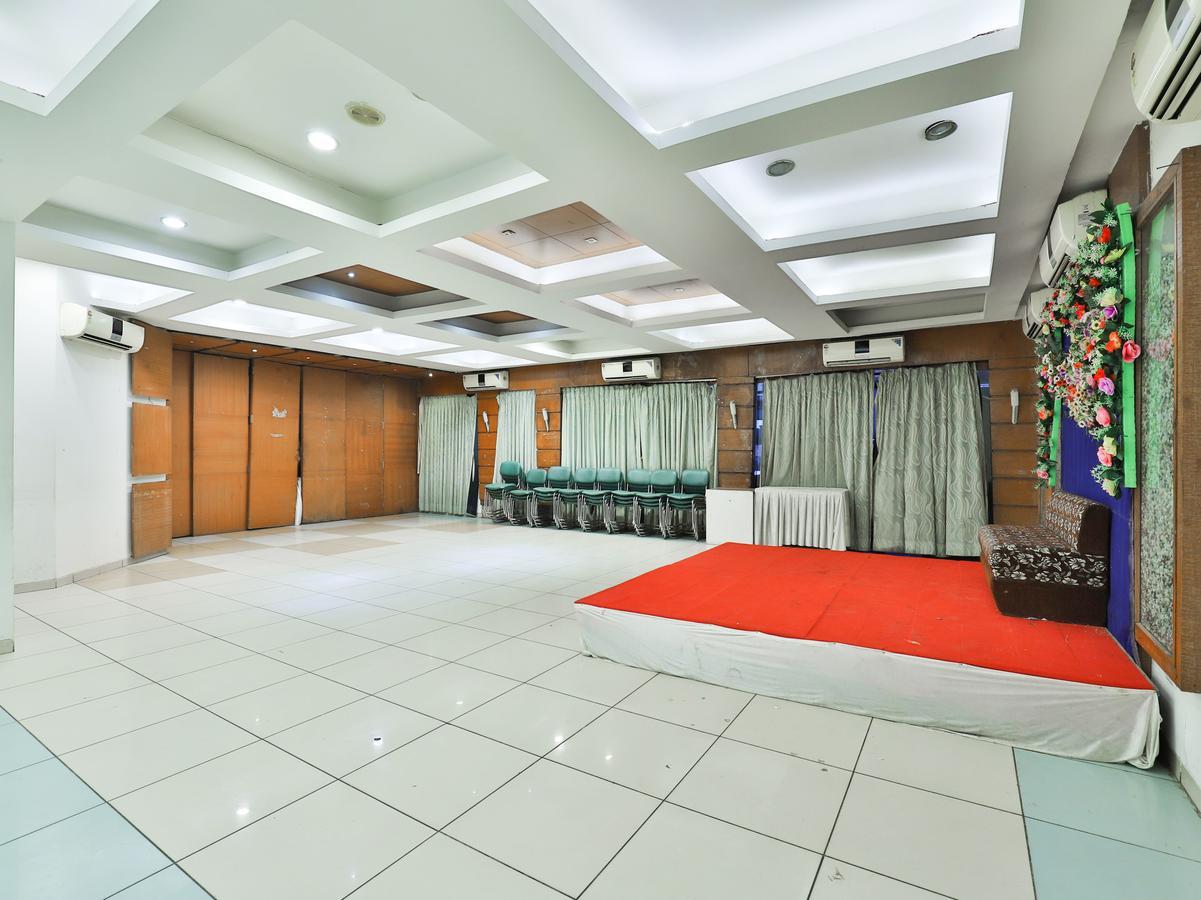 Oyo 1123 Hotel Rock Regency Ахмедабад Екстер'єр фото