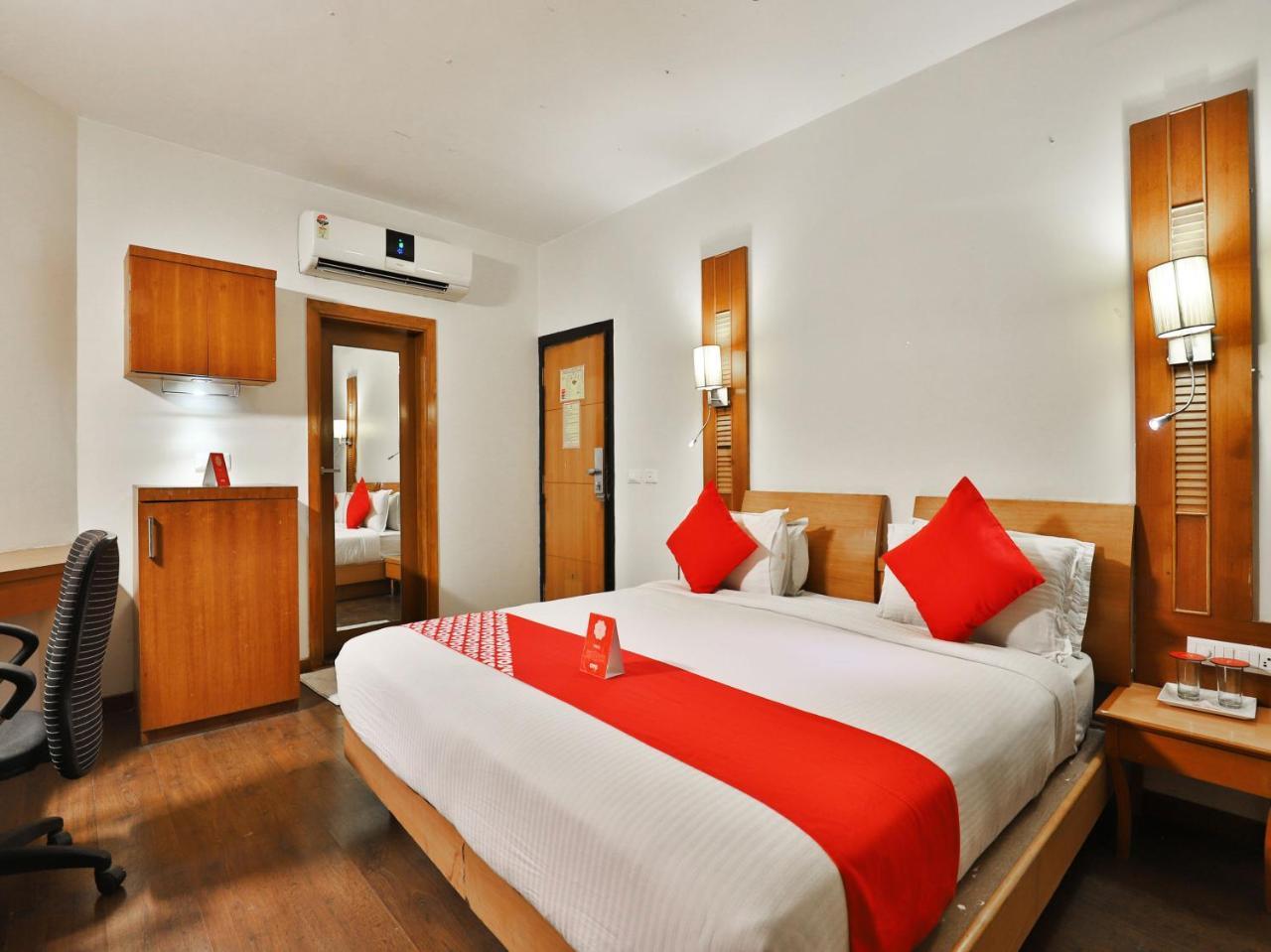 Oyo 1123 Hotel Rock Regency Ахмедабад Екстер'єр фото