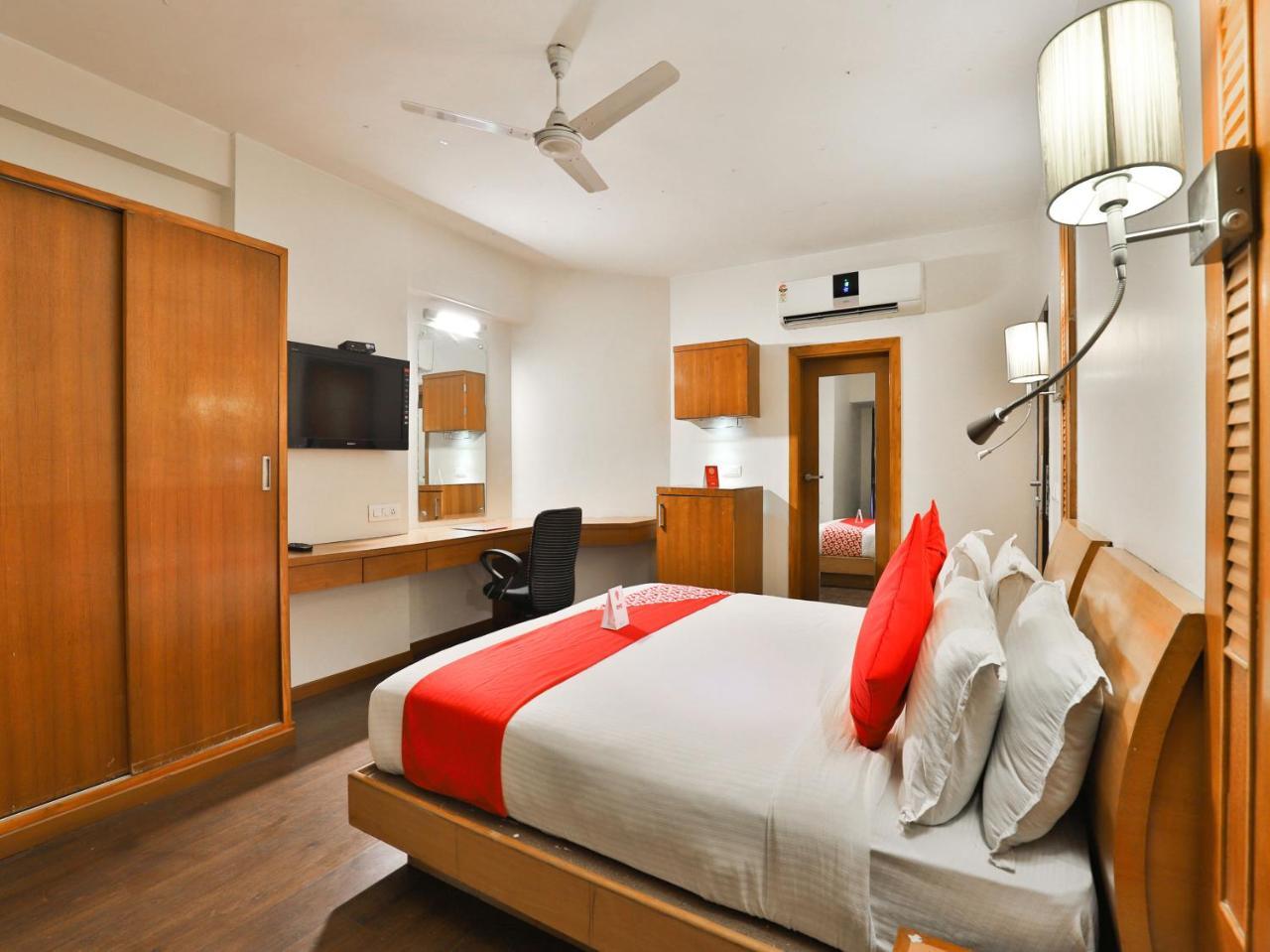 Oyo 1123 Hotel Rock Regency Ахмедабад Екстер'єр фото