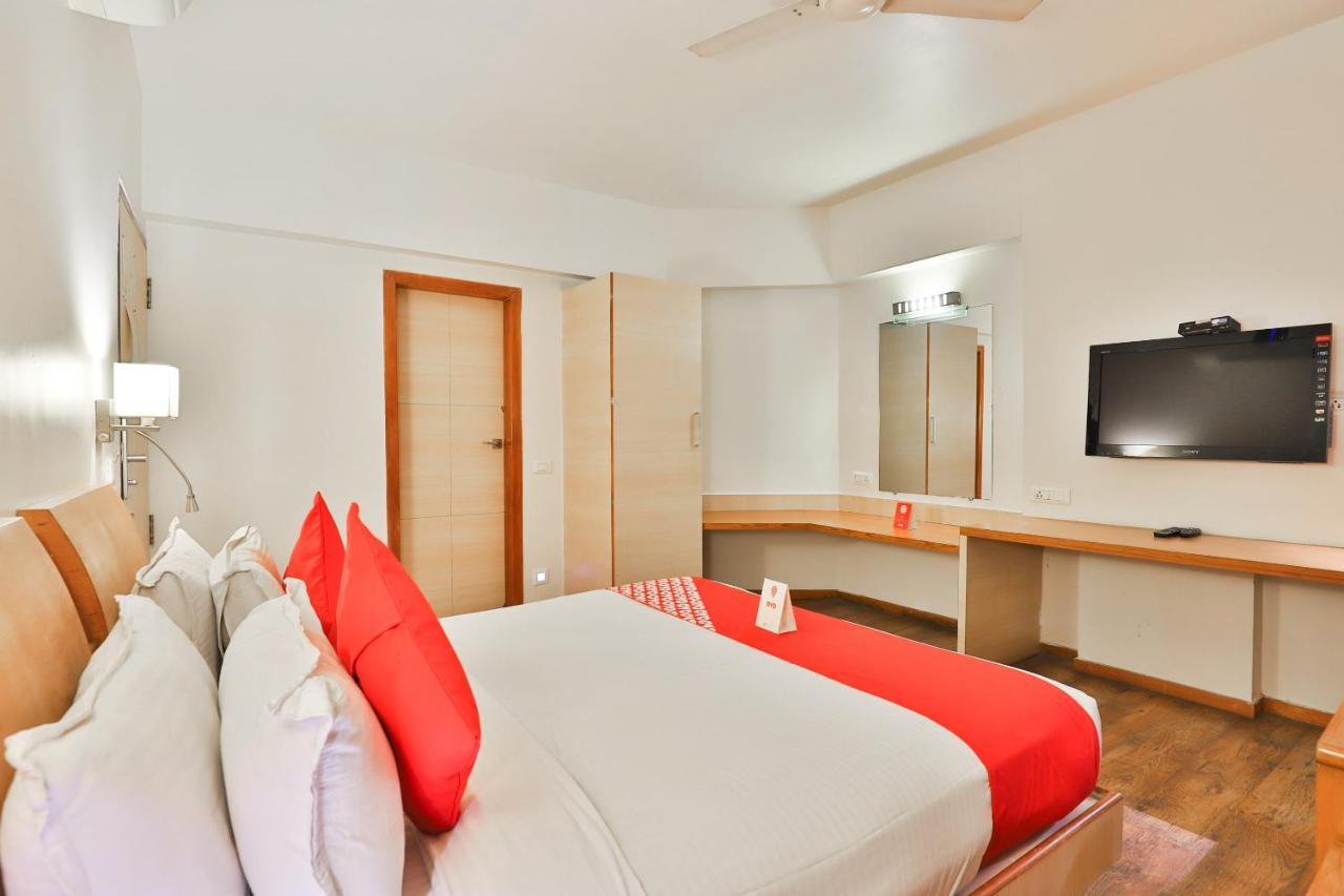 Oyo 1123 Hotel Rock Regency Ахмедабад Екстер'єр фото